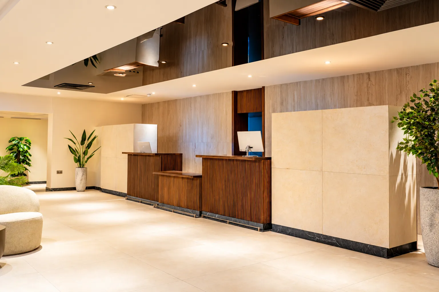 Santana Hotel reception